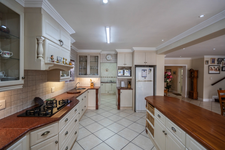 5 Bedroom Property for Sale in Royal Alfred Marina Eastern Cape